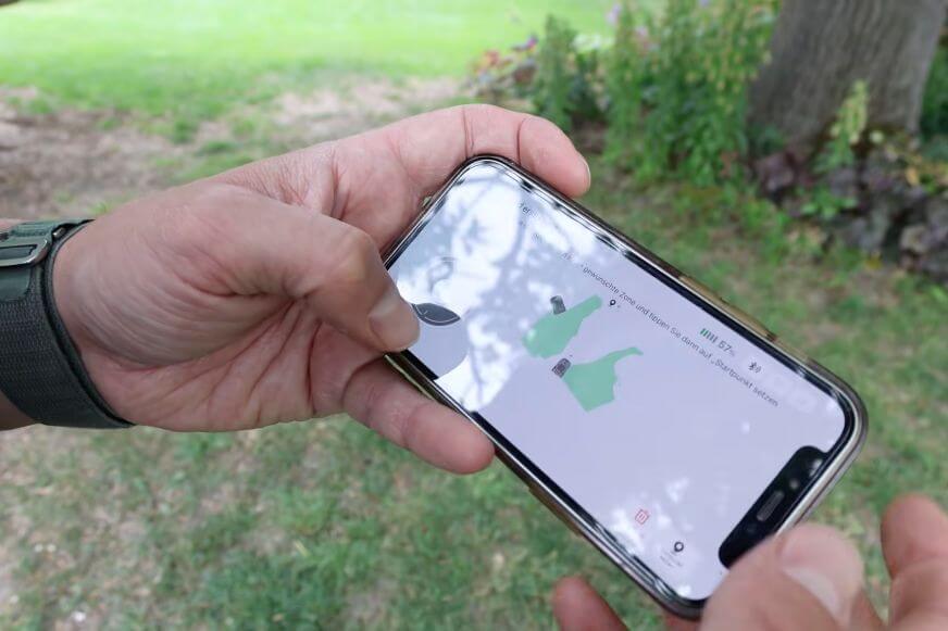 MOVA LiDAX Ultra 1000 App zeigt eine fertige Gartenkarte mit zwei Zonen auf dem Smartphone-Display